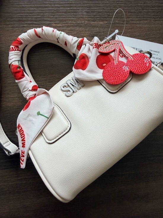 Steve Madden Handbags - Steve Madden Vanilla Cherry Accent Satchel/Crossbody ✨Rare✨